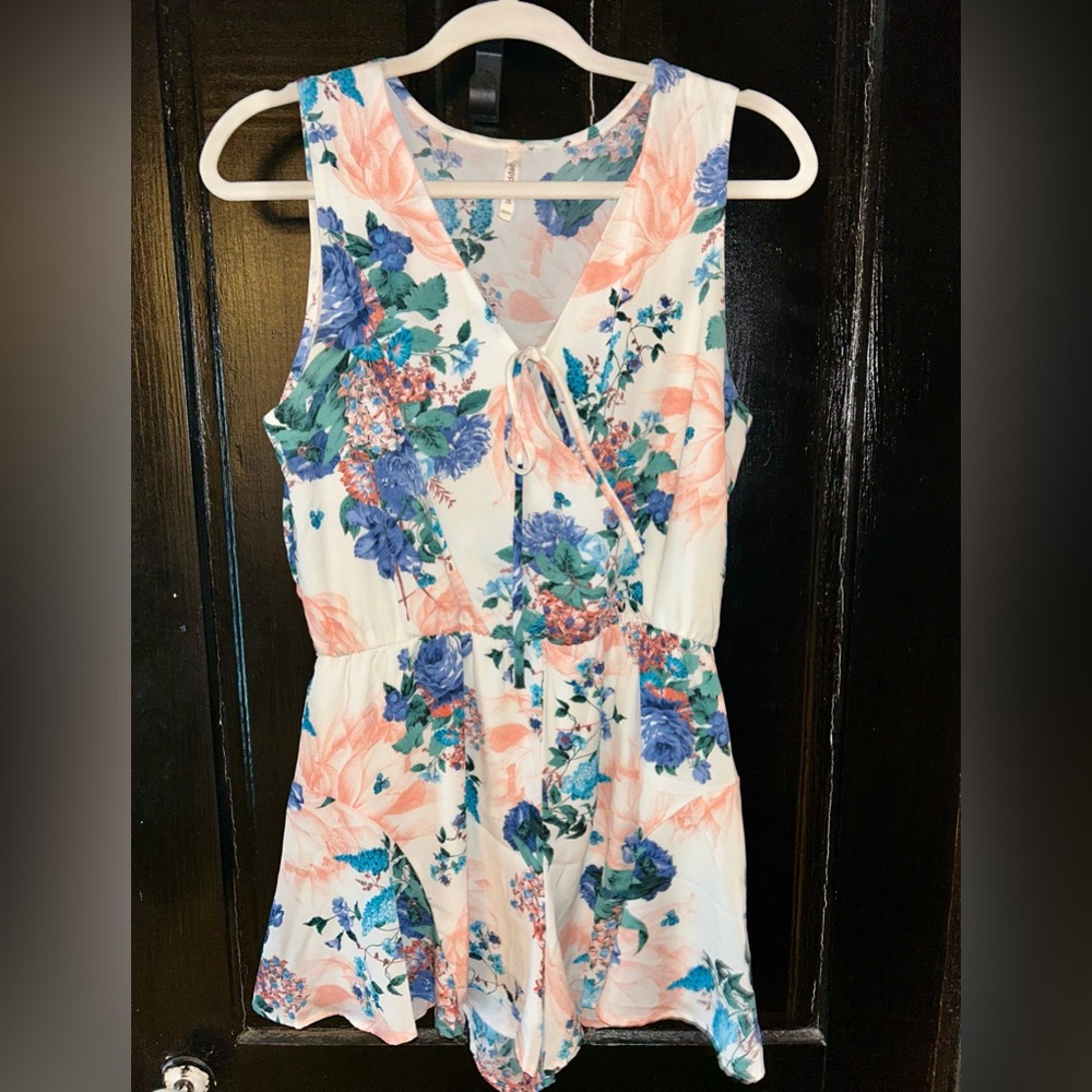 Peppermint | NWOT Floral Romper - Picture 11 of 13